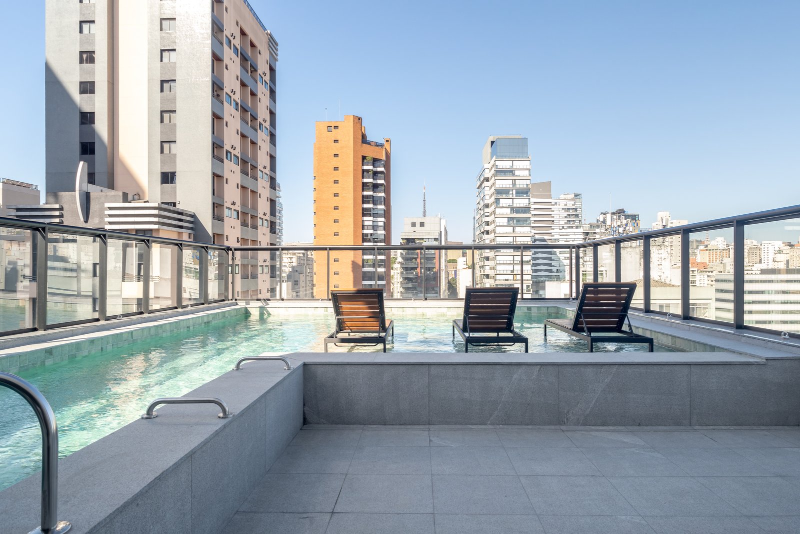 Piscina do NIK Alves Guimarães depois da entrega